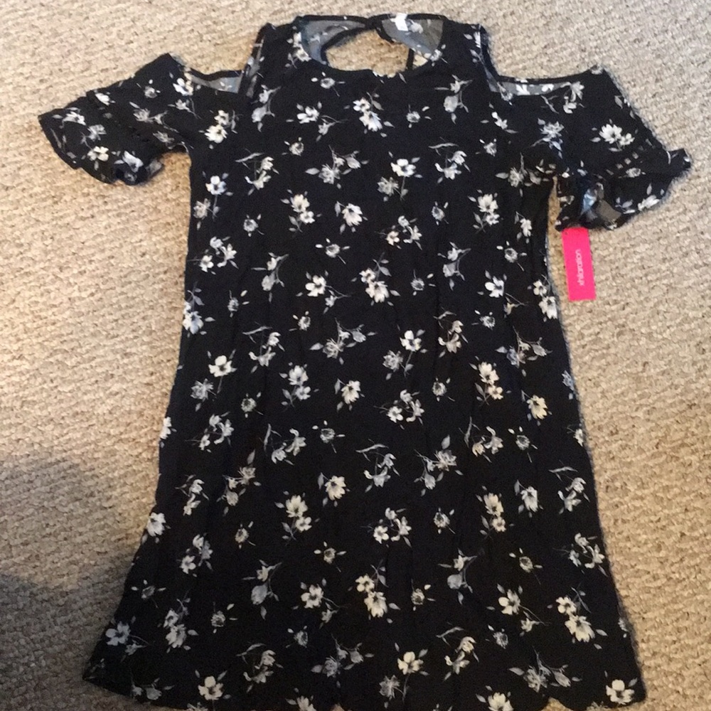 Brand new White flower dress